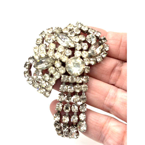 Vintage Rhinestone Brooch Clear (some Smokey) Dangles J1-3013 - Picture 9 of 12